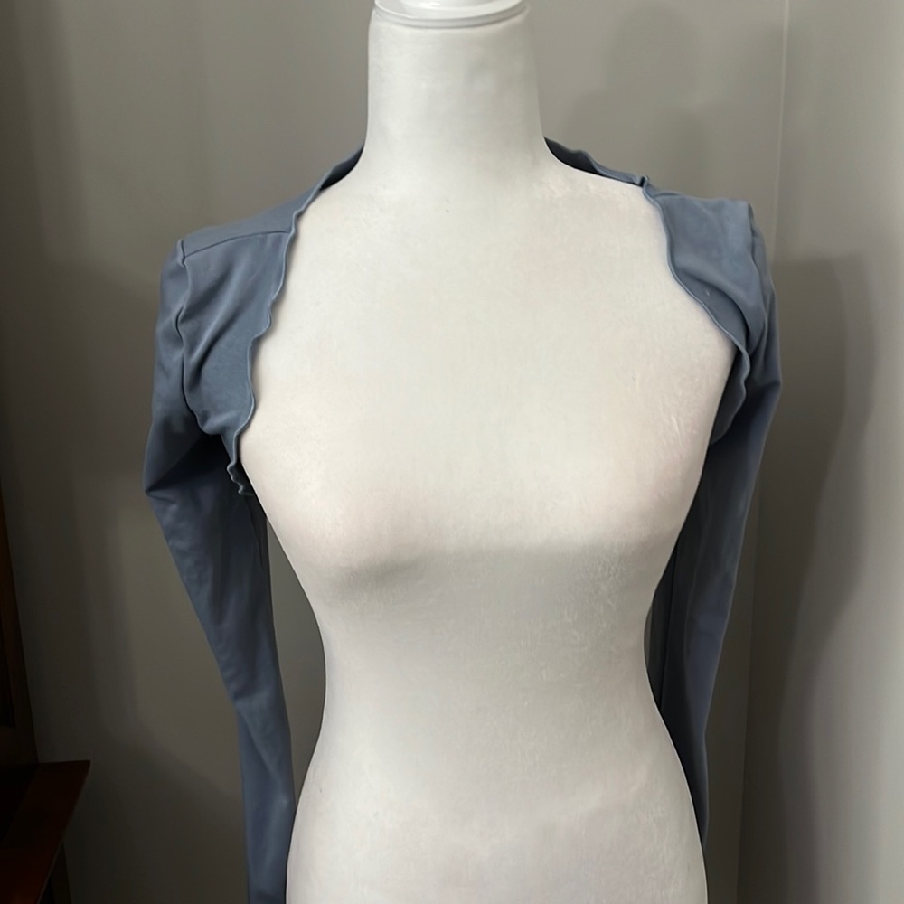 Light blue wavy bolero